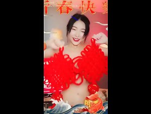 极品豪乳网红女神【谭晓彤】大尺度付费打赏户外遛狗唯美露出私拍流出 翘挺爆乳 这对大灯够玩一宿的了  高清720P版